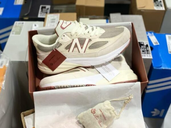 Buy authentic New Balance Shoe Pallets